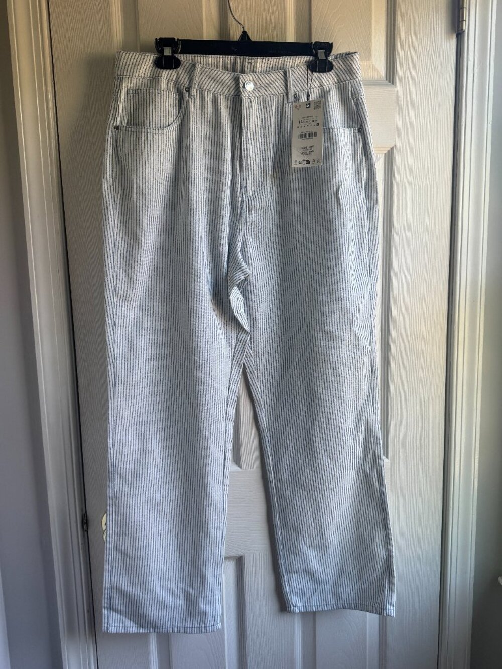 NWT Zara White and Blue Striped Straight Leg Jeans - size 12
